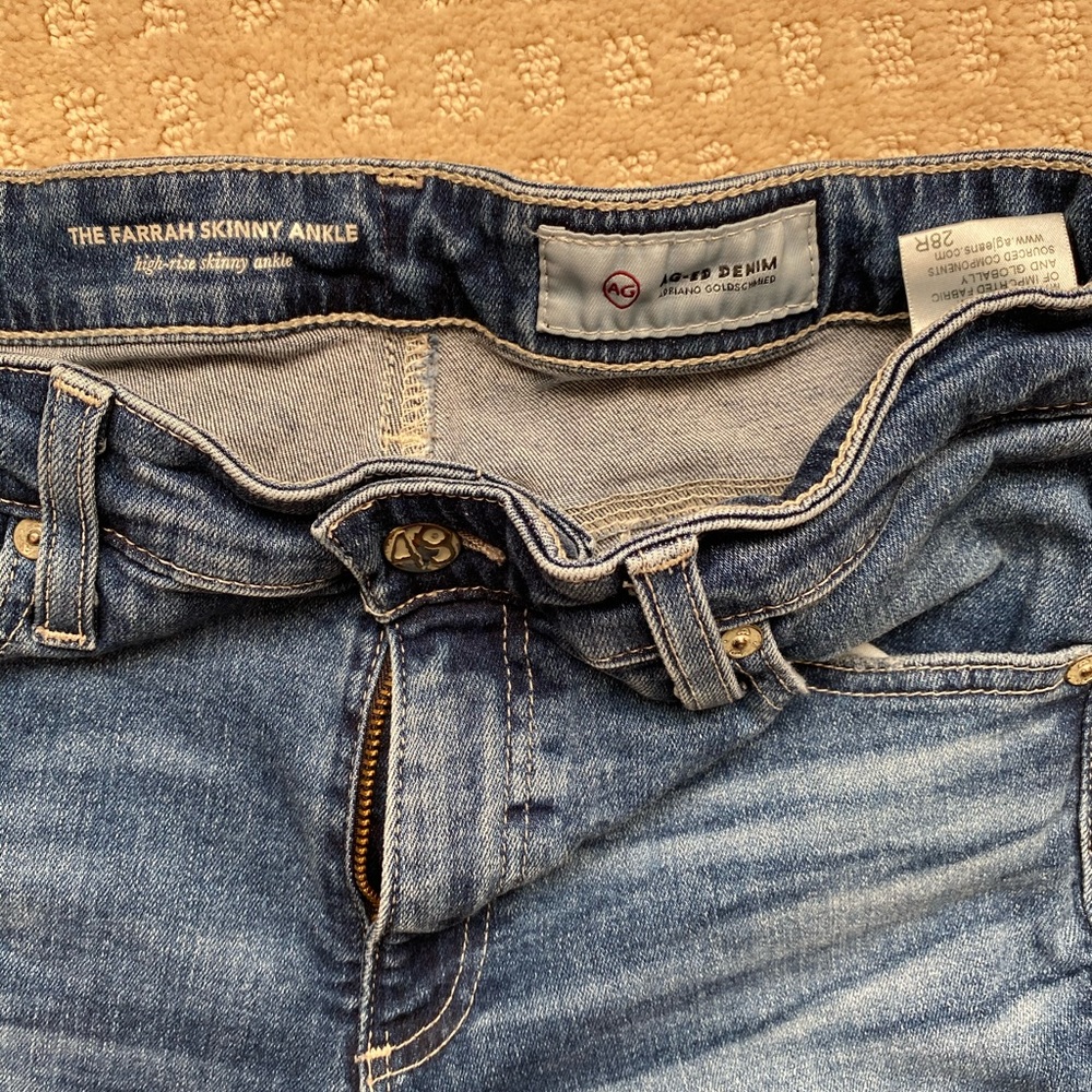 AG Farrah skinny ankle size 28